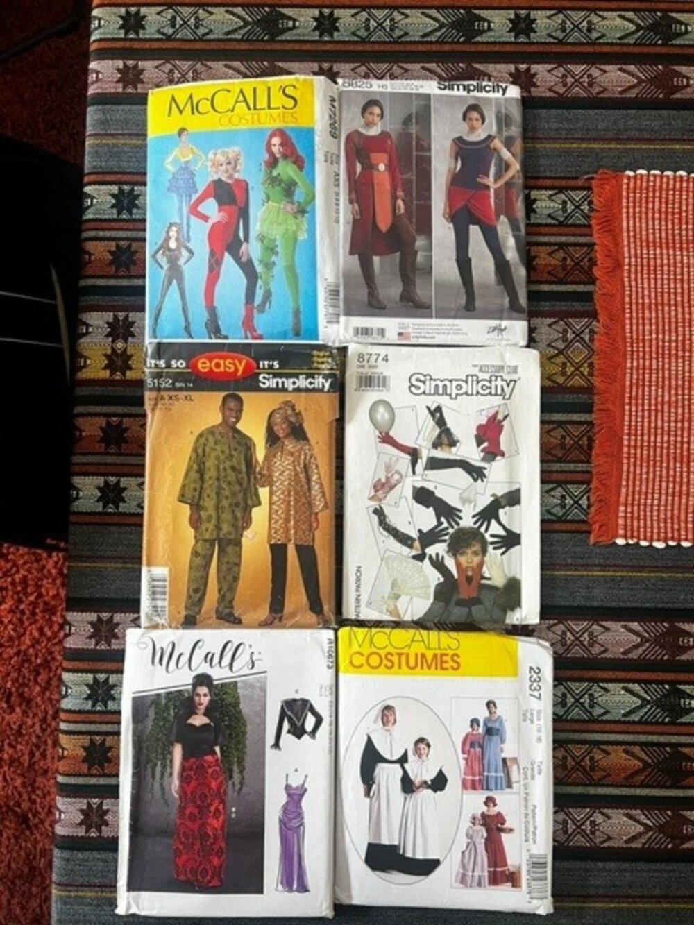 Vintage Costume Sewing Patterns. To be auctioned LIVE. See details below.